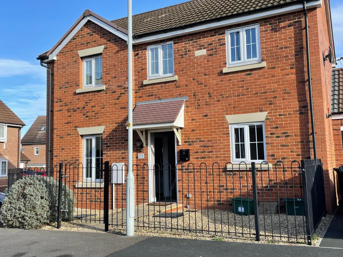 Stunning Large Detached Gloucester, 4 Beds, 3 Bedroom, 2 Bathroom Property, Nr Chelt, The Docks And Quays Sleeps 6 Екстер'єр фото